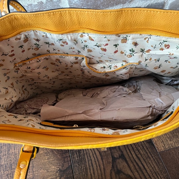 Large handbag yellow studded purse hobo bag big purses yellow purses beach bag - Picture 3 of 3